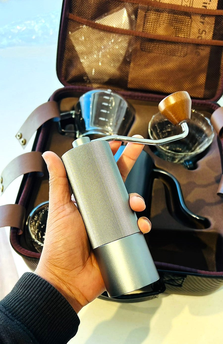 Crop V60 Coffee Travel Gift Bag 02 (Including High Quality Manual Coffee Grinder)
