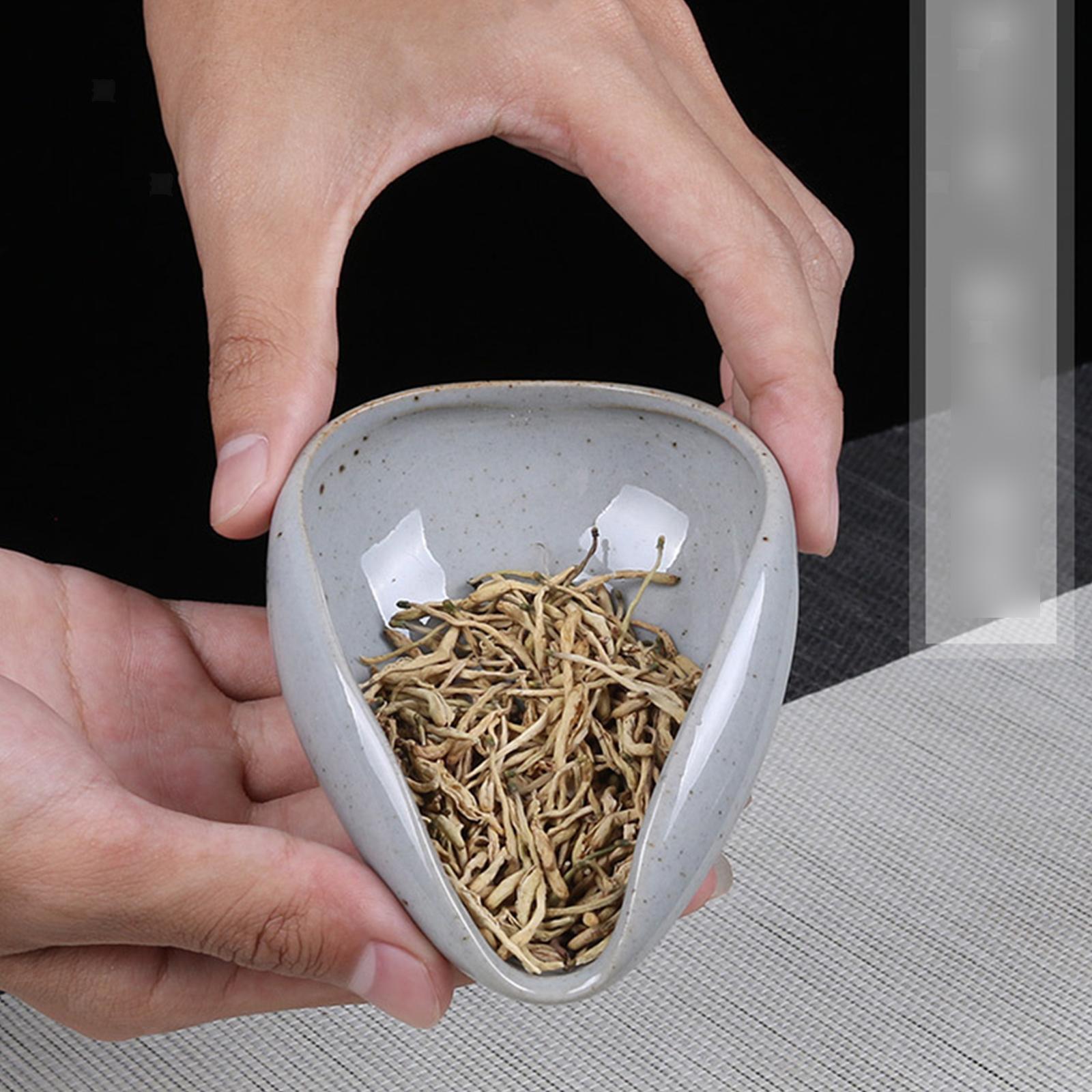 Crop Ceramic Dosing Cup White with beans – triangle bowl, precise dosing, Crop Cafe