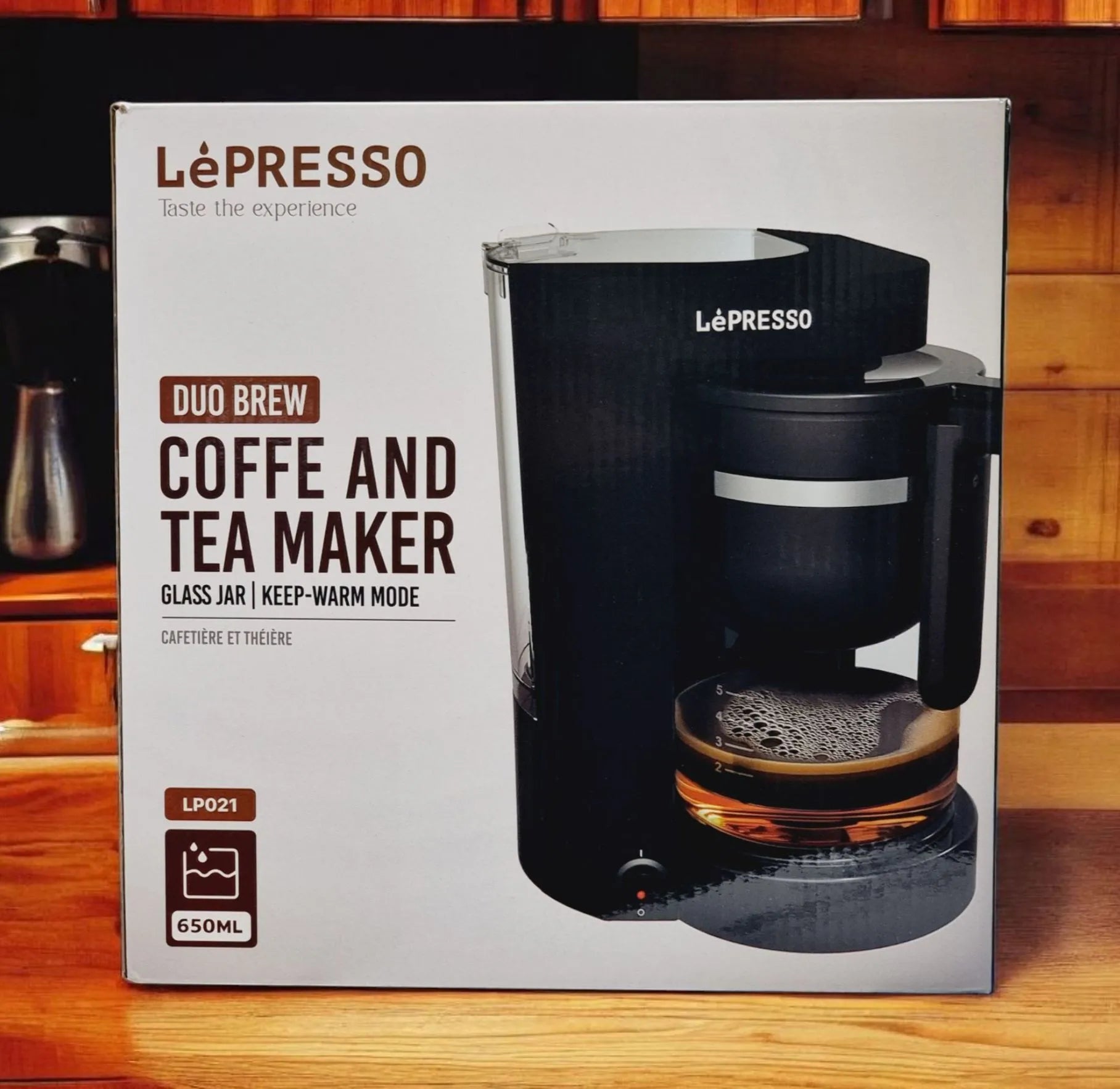 Lepresso Duo Brew coffee and tea maker black detail view showing keep warm and filter features