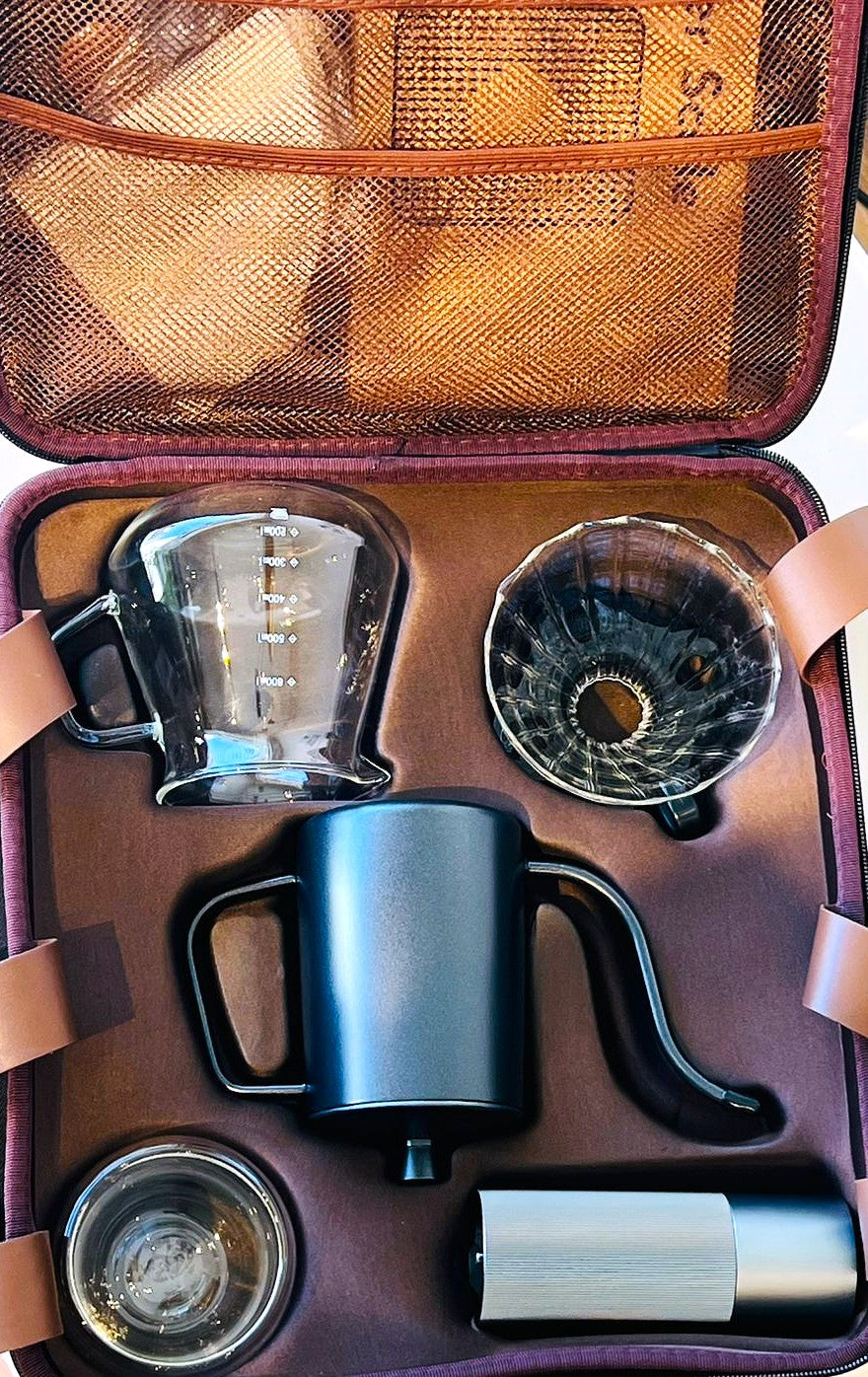 Crop V60 Coffee Travel Gift Bag 02 (Including High Quality Manual Coffee Grinder)